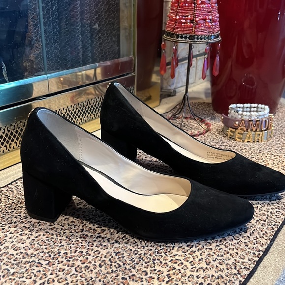 Cole Haan: classy and elegant heels. Size 7.5. - Picture 8 of 11
